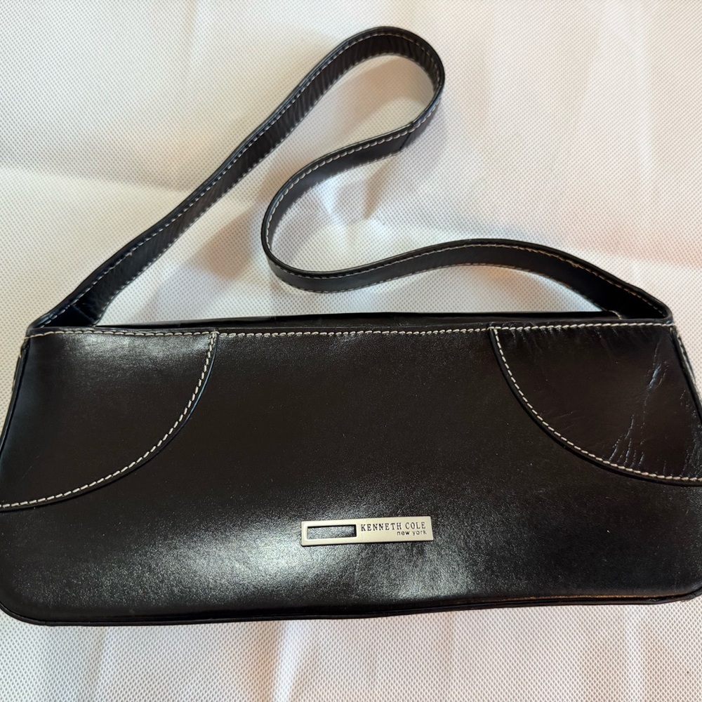 Kenneth Cole Elegant Black Shoulder Bag